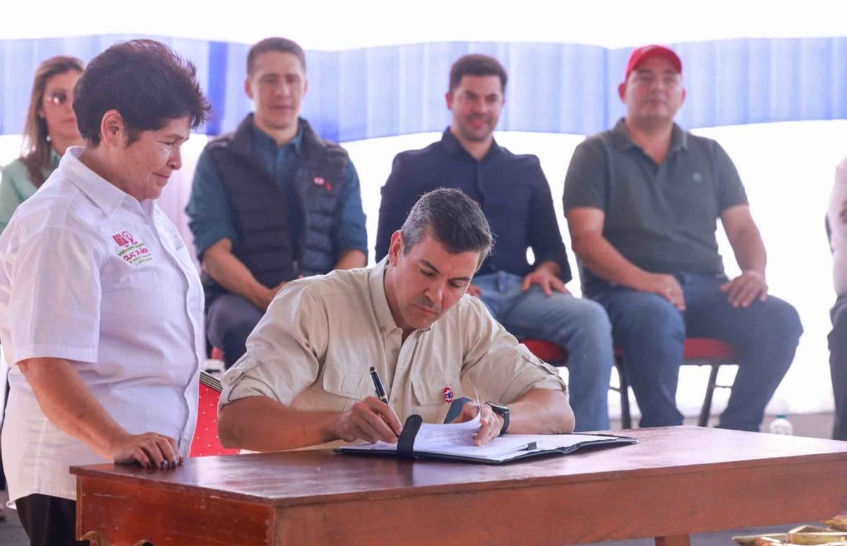 MIC_PY's tweet image. #MIC | Nueva Ley de Etanol impulsa a los cañicultores y fortalece la cadena de valor para el sector

La misma garantiza un mínimo del 50% de origen de caña de azúcar para la mezcla de alcohol en combustibles.  Un blindaje a su mercado.

Nota completa: 🔗goo.su/kUVJE