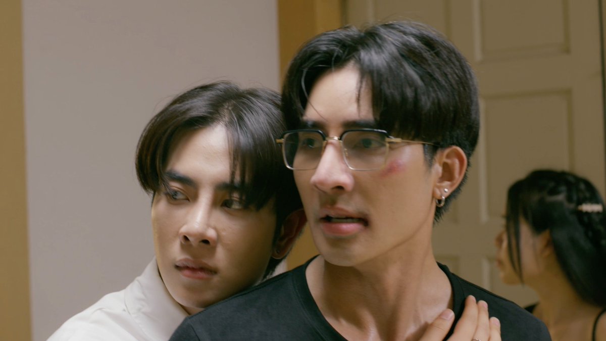 GMMTV's tweet photo. ใครรักใคร ให้ดูที่... #OnlyFriendsDreamOnEP10

@Earth_Pirapat @wixxiws @tnbau1 @besevboom https://t.co/e0Ea4bw93o