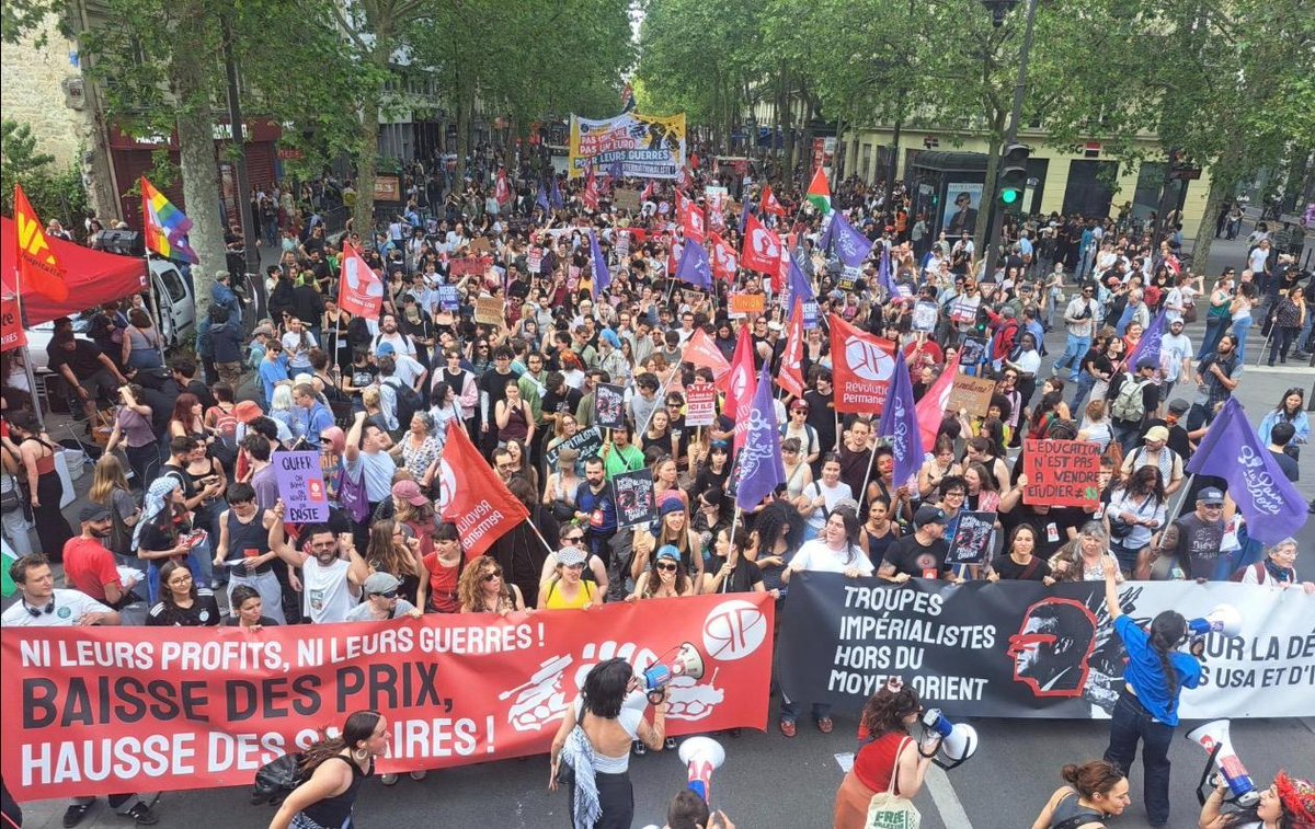 🔴 Immense cortège de Révolution Permanente pour ce 1er mai à Paris. Venez militer à nos côtés pour renforcer la gauche anti-impérialiste, communiste et révolutionnaire.

"Troupes impérialistes hors du Moyen-Orient. Pour la défaite des Etats-Unis et d'Israël !"
"Pas une vie, pas