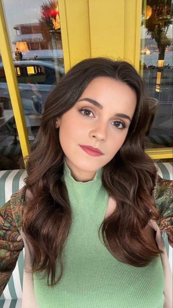 Emma Watson tweet media