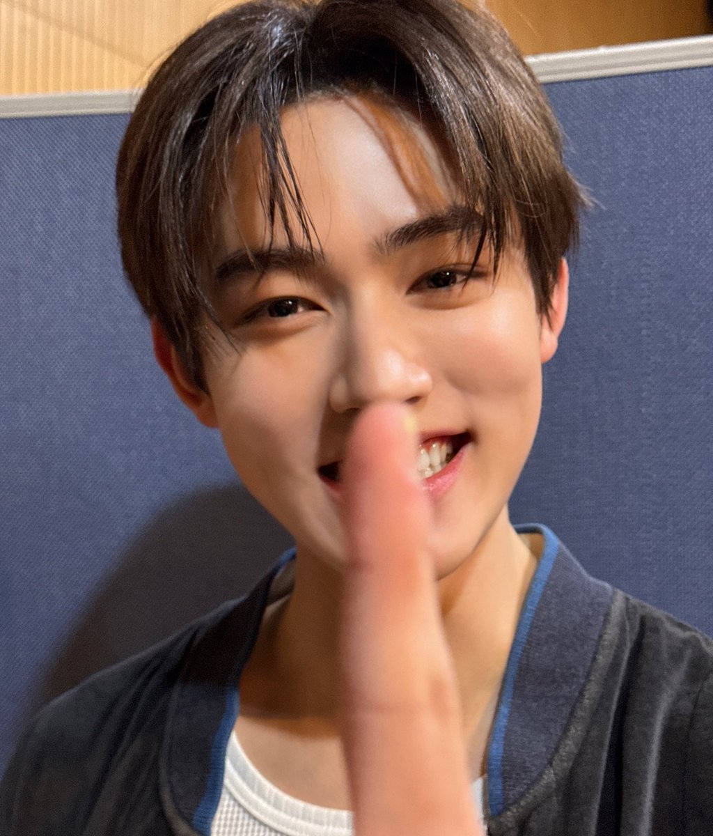 aris4703's tweet photo. Seonghyeon makes everything feel brighter somehow🫶

#SEONGHYEON #성현 #엄성현 
#CORTIS #코르티스 https://t.co/Xtu1PjHqSj