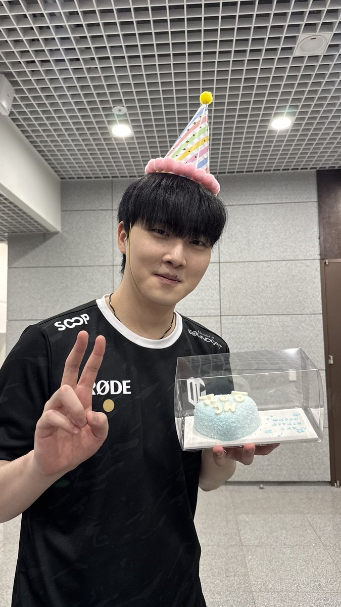 333AM3M's tweet image. 어택 님 생일 축하 드립니다 ㅎㅎ 스테이지 1이 진행되는 동안 좋은 경기 보여 주셔서 감사했어요 ♡ 다음 스테이지에서는 우승까지 달려 보아요 항상 응원하겠습니당
HBD ATTACK 🫂💕 #Attack