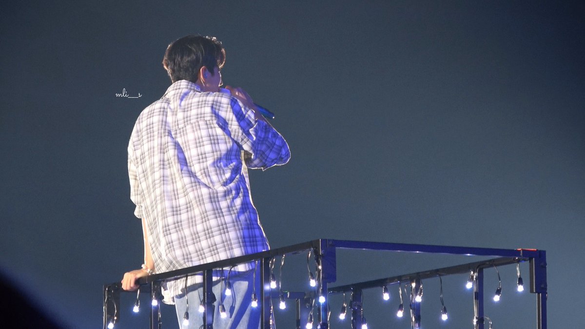 mli___s's tweet photo. 260429 dxs on stage in chiba 千葉 幕張メッセ メボズコン

⟡.·✮.*･ﾟ.‥⟡

#도겸 #이석민 #ドギョム #DOKYEOM #세븐틴 #SEVENTEEN #セブチ https://t.co/8UkOhJfyyd