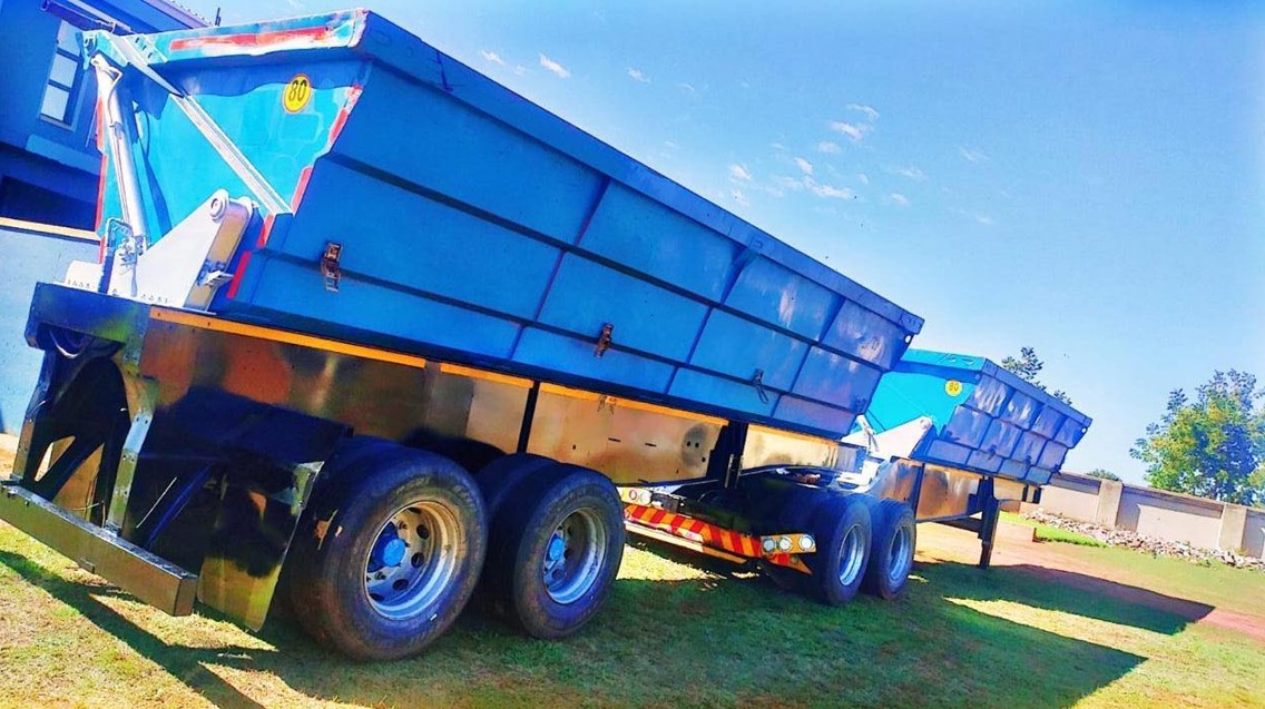 _ArriveAlive's tweet image. Two stolen side tipper trailers were recovered in the Springs area

arrr.co.za/QisCJ

#ArriveAlive #VehicleCrime @City_Ekurhuleni