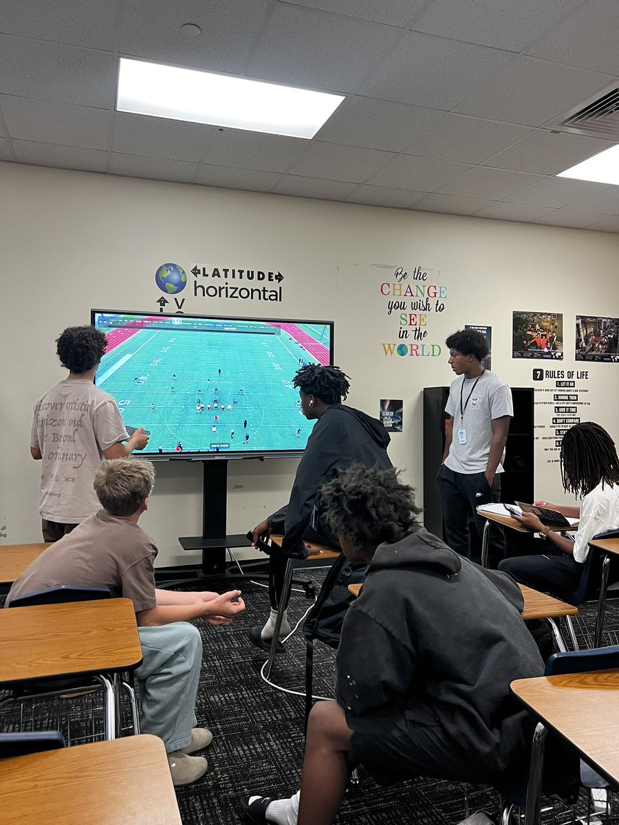 Coach_CJWard's tweet image. This is what it’s all about! My guys in here reviewing film on their own and helping each other out! #ZONE6

@KLEINOAKFB @KO_Athletics
