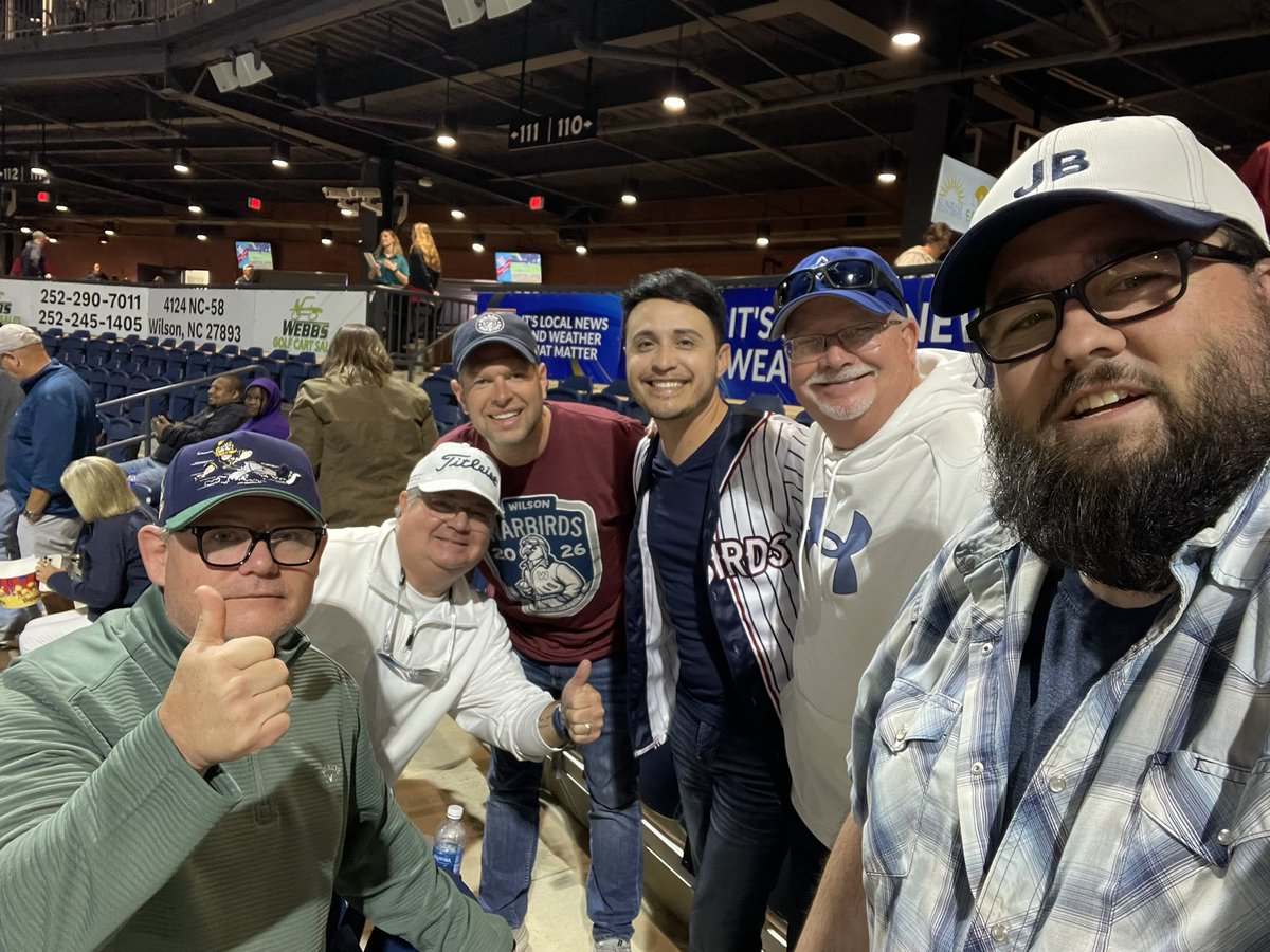 Qu1etman's tweet image. First game tonight with greatest friends and family. Josh, Luis, Johnathan , Andy &amp;amp;  my Brother Scot. 
@wilsonwarbirds 
#ThirstyThursday