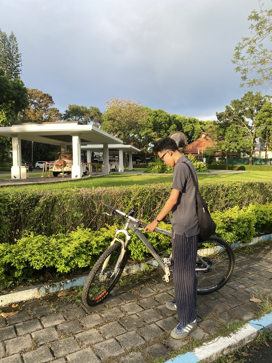 gentanasgor's tweet photo. mumpung tadi sore terang https://t.co/E0a2e2IaZD