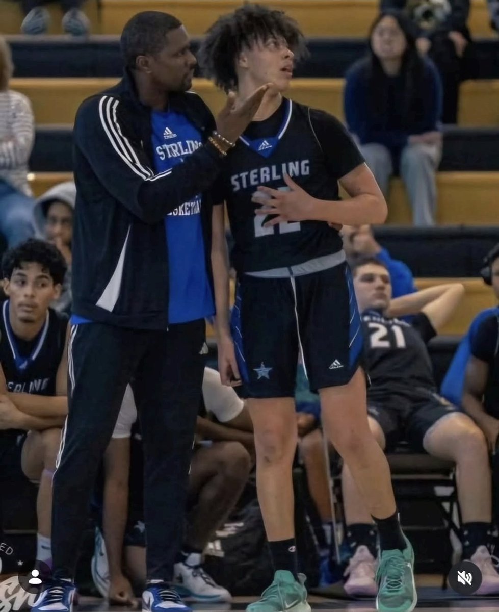rsshoopsquad's tweet photo. Congratulations to Coach Wells for getting REGION 5 THSCA ASSISTANT COACH OF THE YEAR! Coach Wells goes above and beyond for our boys and deserves every bit out this recognition. He's an essential part of everything that we do and we are very lucky to have him! 

Thank you 🤞🏾 https://t.co/OlKnM16qlA
