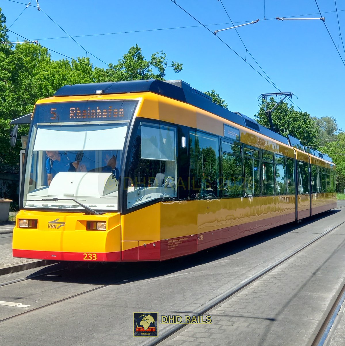 dhdrailseu's tweet photo. Trams in Karlsruhe

#trams https://t.co/X75NfZYVhG