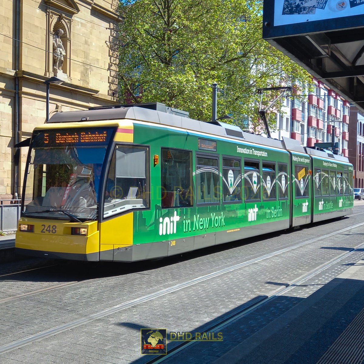 dhdrailseu's tweet photo. Trams in Karlsruhe

#trams https://t.co/X75NfZYVhG