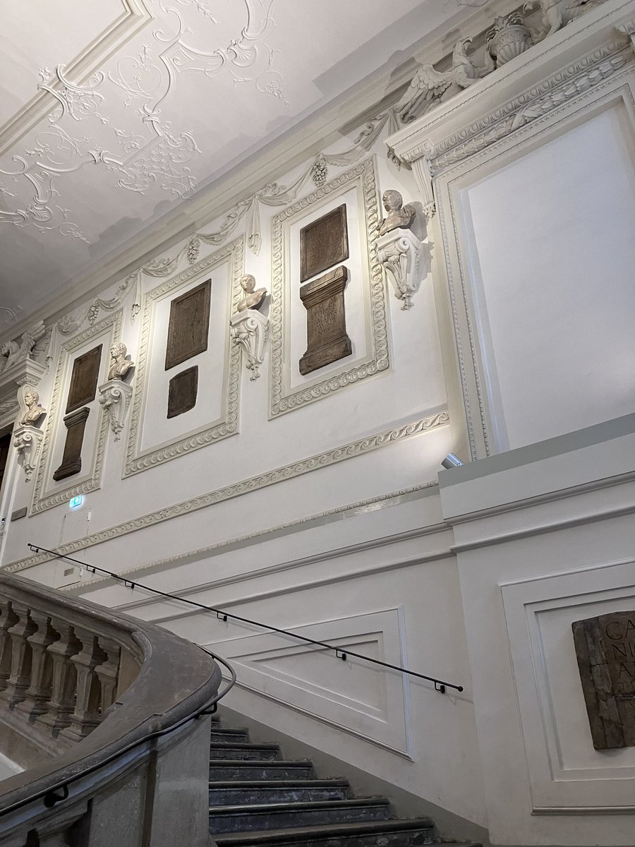 kaffee_jause's tweet image. 建物自体も好き。

2026.4.21
#austria #Wien #ウィーン #オーストリア国立図書館 #ピカチュウ