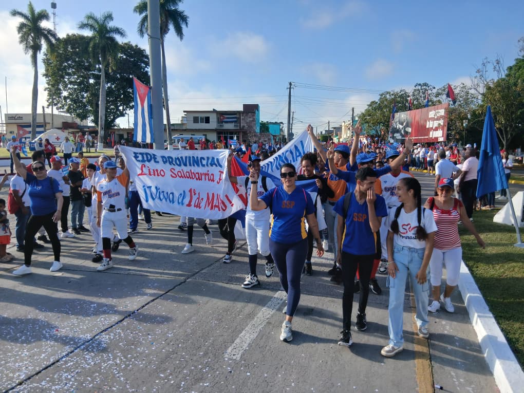 Magdeyvis11's tweet photo. Muchas felicidades a todos los trabajadores desde #SanctiSpíritusEnMarcha #EIDE @AlexisLorente74 @LaidaliS58962 https://t.co/rTn7Wz3IhH