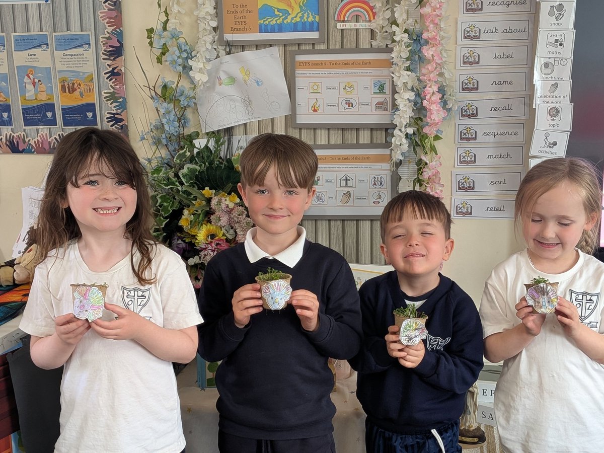 EyfsOlol's tweet photo. Our tricressatops are sprouting beautifully. 🌱 So proud of our Reception children for their fantastic planting and plant‑care skills. #ScienceOLOL #makeadifference @ololprimary_HT https://t.co/9vOKP5Brtu