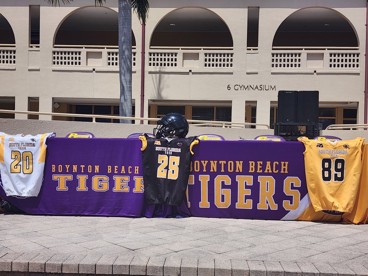South_Fl_Tech's tweet photo. This is a great day to be a Bobcat. https://t.co/fEul9DF58r