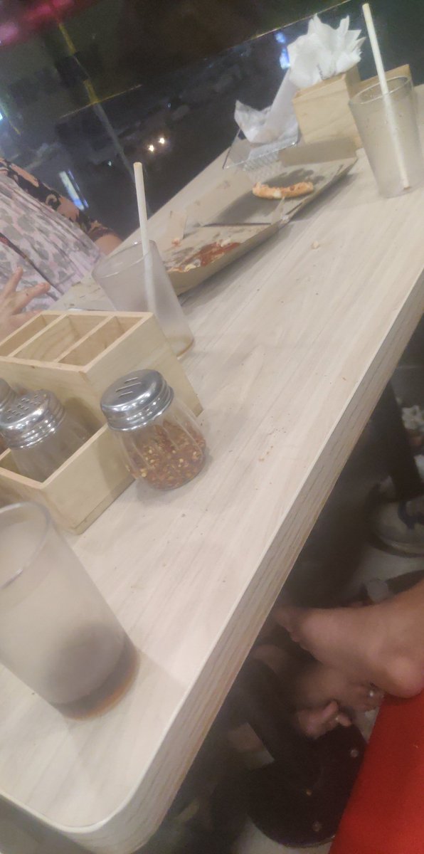 JunoonLalit's tweet photo. @PizzaHutIN Hi Presently Sitting at your Bikaner outlet, service is dead slow possibly staff are not interested in serving us, We have ordered 3 Unlimited Meals and still struggling to get the orders, now feeling like we are waiting to get the pizza since Jurassic era. Pls refund. https://t.co/ktpYmlavnm