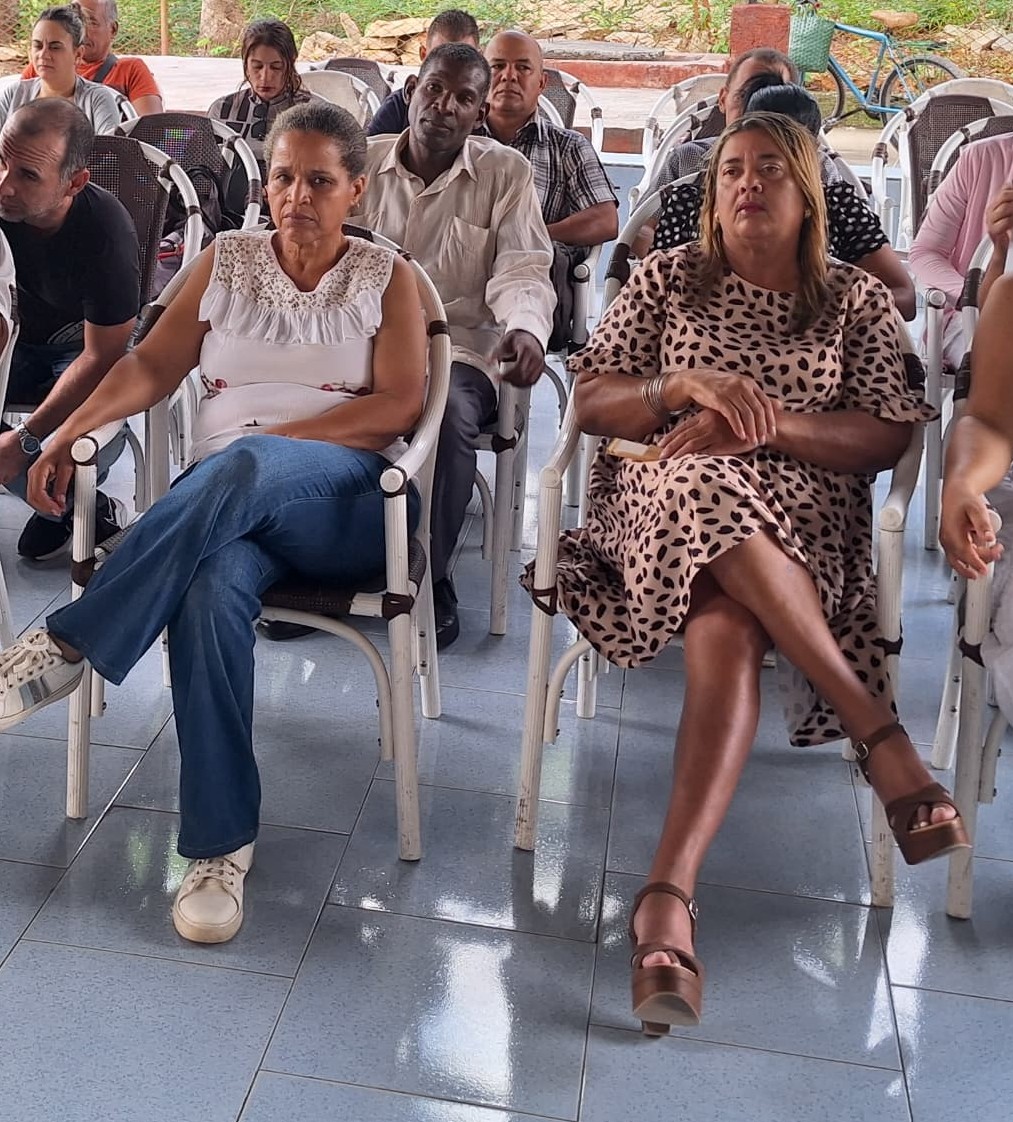 OliveraDon31353's tweet photo. 🎓 Iniciamos 5ta Edición del Diplomado en Administración Pública y Empresarial en el Centro Universitario Municipal Contramaestre de la UO
📌 Las palabras  de bienvenida a cargo de la directora M. S c. Bárbara Donet Olivera.
¡Éxitos para todos los participantes.
#CUMContramaestre https://t.co/vqPBkBnmF2