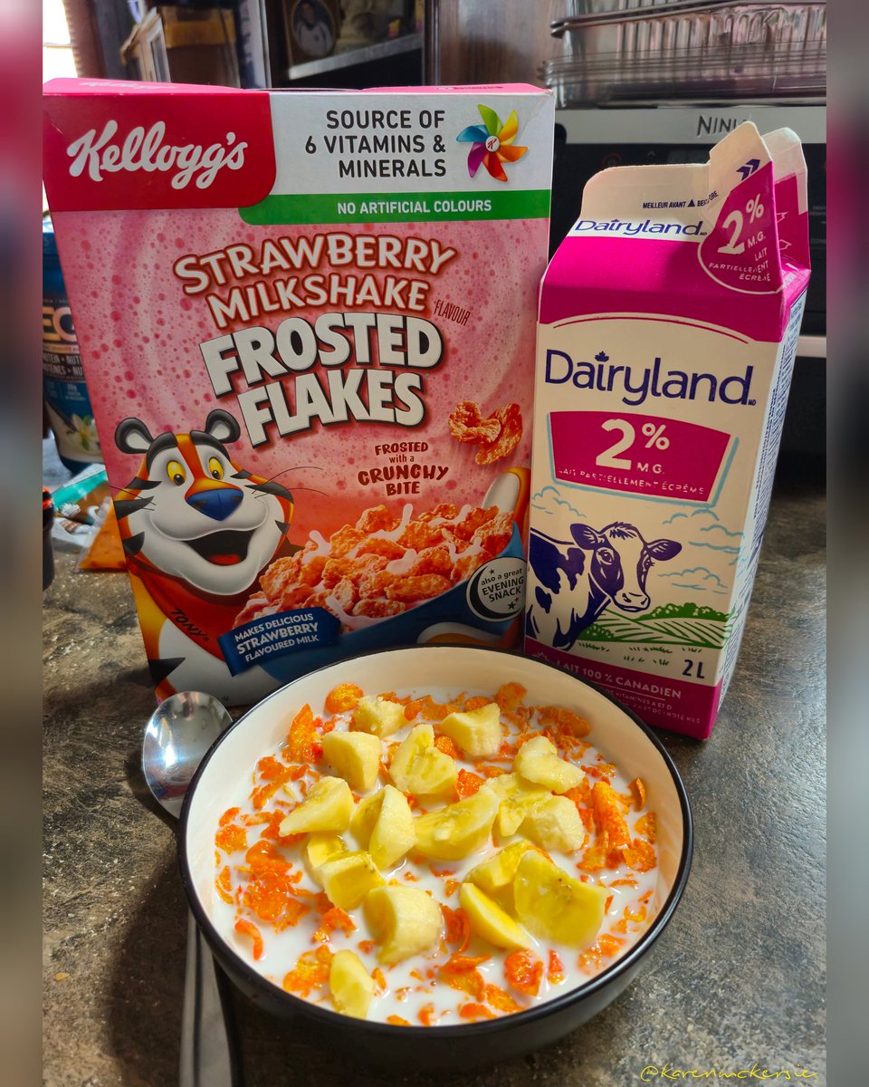 karenmckersie's tweet photo. πππ₯£ Have you tried New Strawberry Milkshake Frosted Flakes + Banana!? Not just for kids π€£ its A delicious way to start the day, happy Fri-yah! πππ₯£
#Cereal #StrawberryMilkshake #FrostedFlakes #FridayVibes #Breakfast #LoveThisStuff https://t.co/LJnvdvbenG