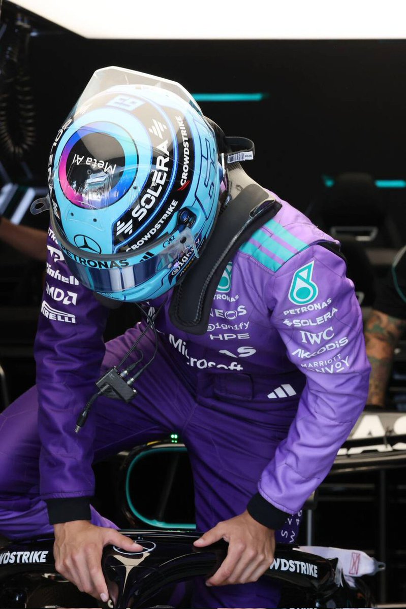 prettyrusslboy's tweet image. they have never looked so bisexual GOD PLEASE let me have a 363 podium
