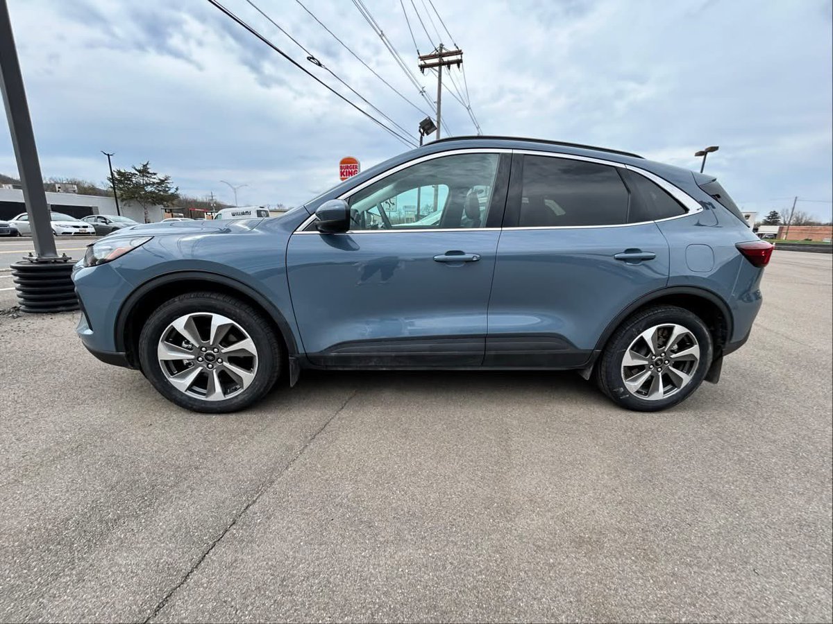 WilliamsFordPa's tweet photo. 2024 Ford Escape Platinum ✨

💥 $27,428
💥 20,061  miles! 
💥 23/31 MPG
💥 AWD

🔗 - https://t.co/YARn7BVdga https://t.co/w1T0K9gUgO