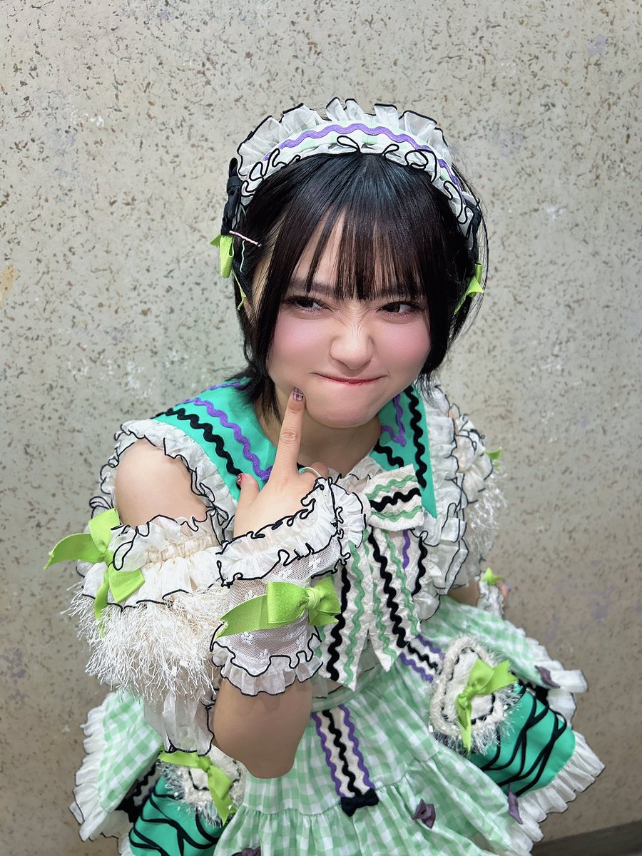 okada_ayame's tweet photo. 理子ちゃんのお衣装をお借りしました💚

かわいい？

 #さよステほぼ一周ツアー https://t.co/LliJgQICf5