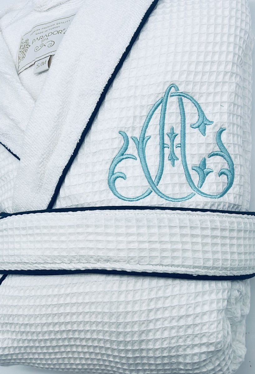 luxurytowel's tweet image. Wrap yourself in everyday luxury with our Personalized Waffle/Terry Spa Robe with Navy Piping. 40% OFF + FREE Shipping #giftsforweddings #personalizedgifts #giftforwomen #bridesmaidgifts #anniversarygifts #giftforhim #anniversarygiftsforcouples #anniversarygift #personalizedrobes