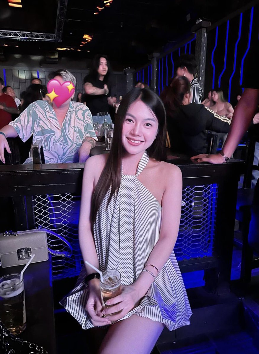 รีน tweet media