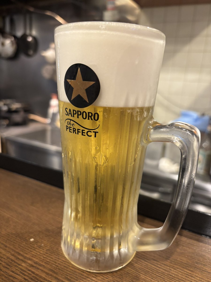 ketamata's tweet photo. 恵比寿でサクッと飲むのに凄い良かった店を開拓しました

ザ・パーフェクト黒ラベルの看板は伊達じゃない...

過去1、2を争うくらいビール美味しかったです https://t.co/Gk3g2HEppy