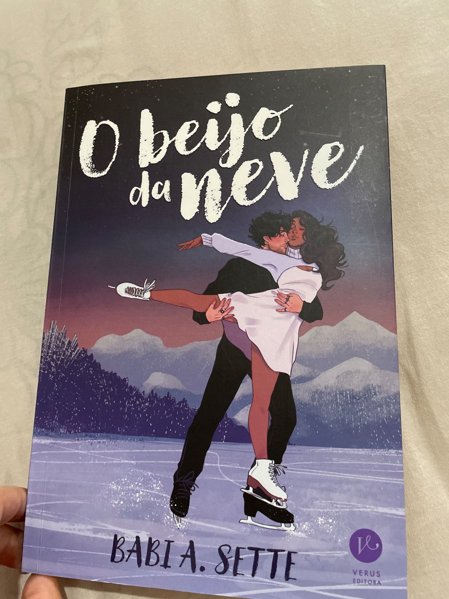depois de anos finamente pegando um livro pra ler