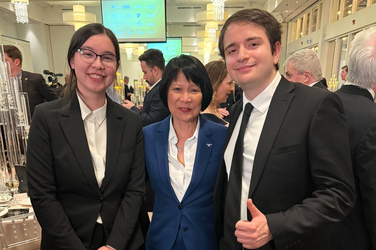 res_toronto's tweet image. TRES attended the SBA Awards yesterday and had the opportunity to meet Toronto Mayor Olivia Chow @MayorOliviaChow🙌

Grateful to connect and represent our work supporting youth in the community!

#TRES #SBAAwards #Toronto