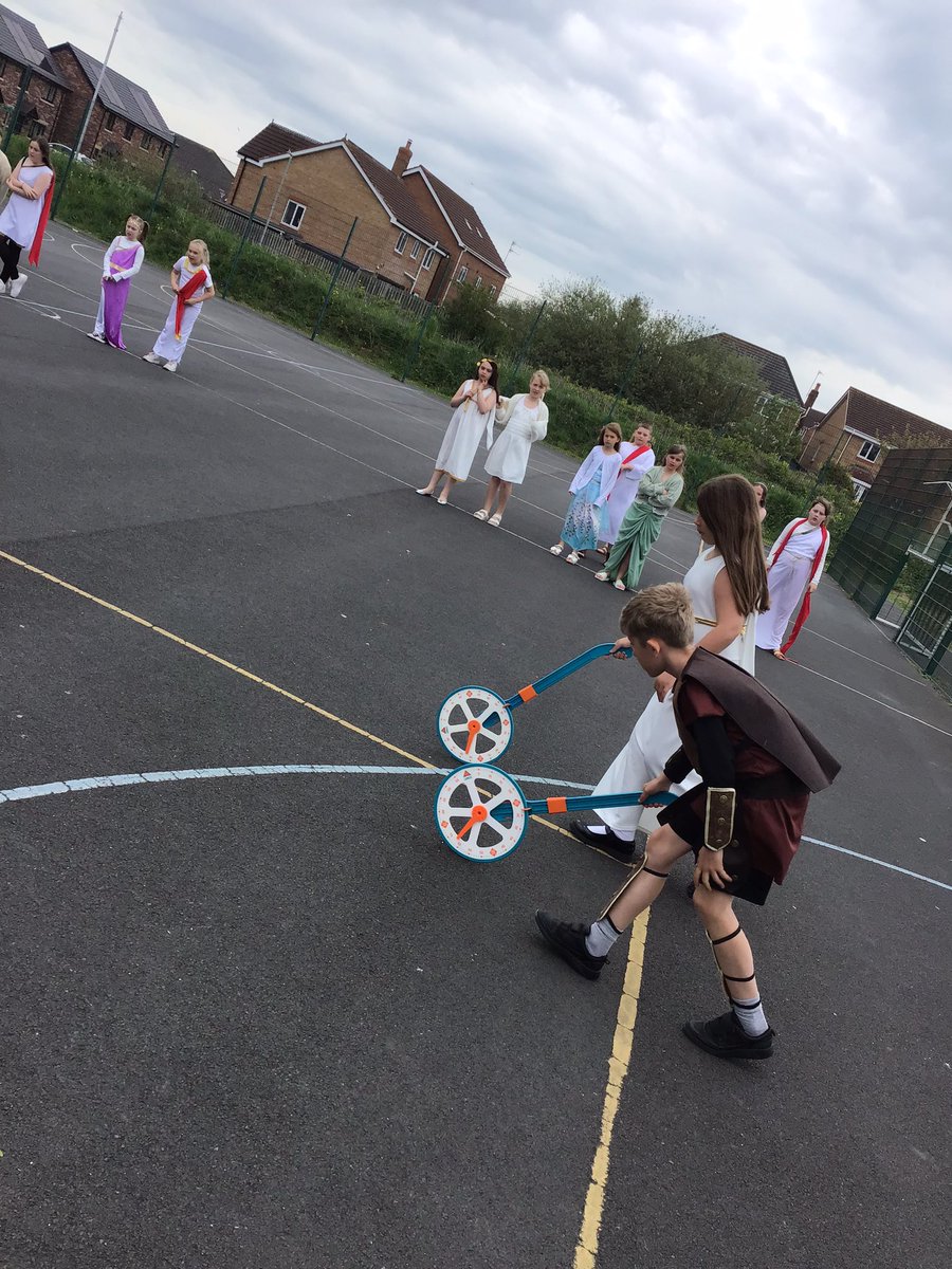 kincraigyear5's tweet image. Greek Olympics #sports #PE #themeday #topic