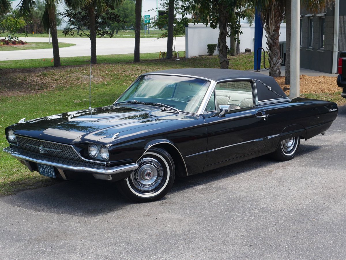 SurvivorClassic's tweet image. 1966 Ford Thunderbird sat at another consignment dealer with no action. We sold it in 2 days. 

1934 Ford 3-window coupe - sold in 2 days! 
#classiccars #cars #classic #streetrod #hotrod #tbird