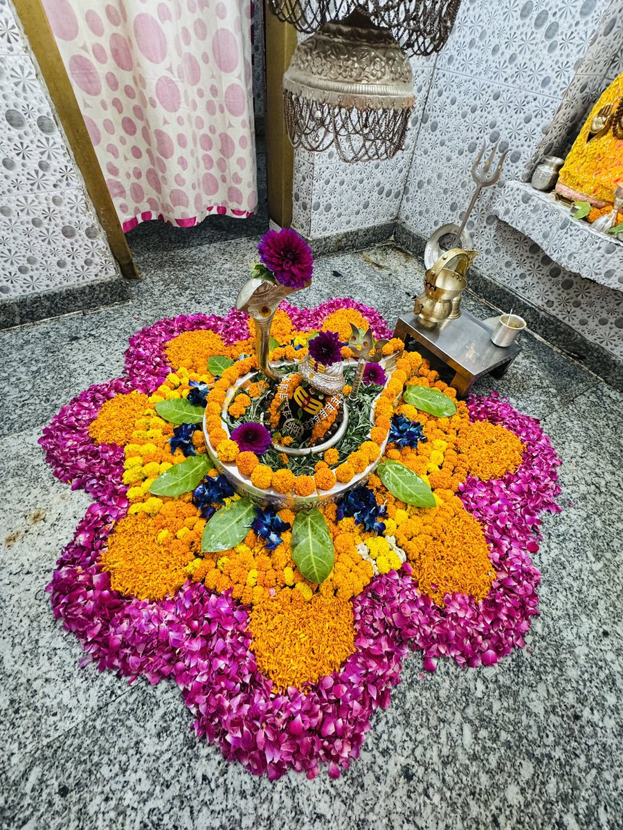 neelkanthtemple's tweet photo. शुभ रात्रि श्री नीलकंठ महादेव जी

📍 श्री नीलकंठ महादेव मंदिर उत्तराखंड https://t.co/nHfGdtuOwn