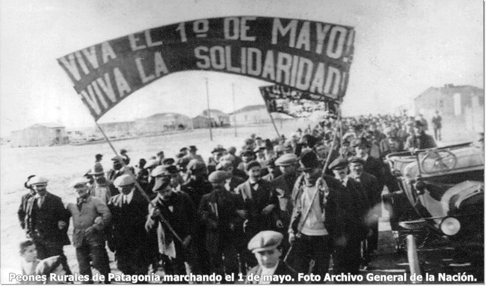 Luchar por nuestros derechos laborales contra este gobierno nacional que nos hambrea y endeuda es la tarea. Sólo así podemos hablar de lo digno y de lo que dignifica.

Trabajar menos.
Trabajar todos.
Producir lo necesario.
Redistribuirlo todo.