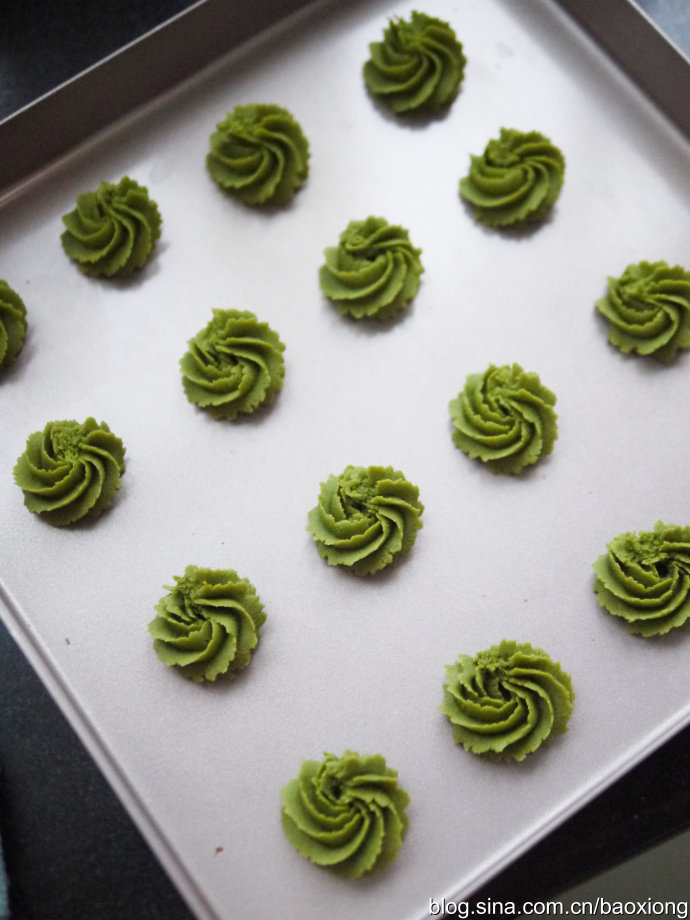 JPMora1's tweet image. Baked matcha cookies this morning! Crisp edges, chewy centers, u0026 that earthy matcha kick—pure joy in every bite  #HomeBaking #MatchaMagic #BakingJoy