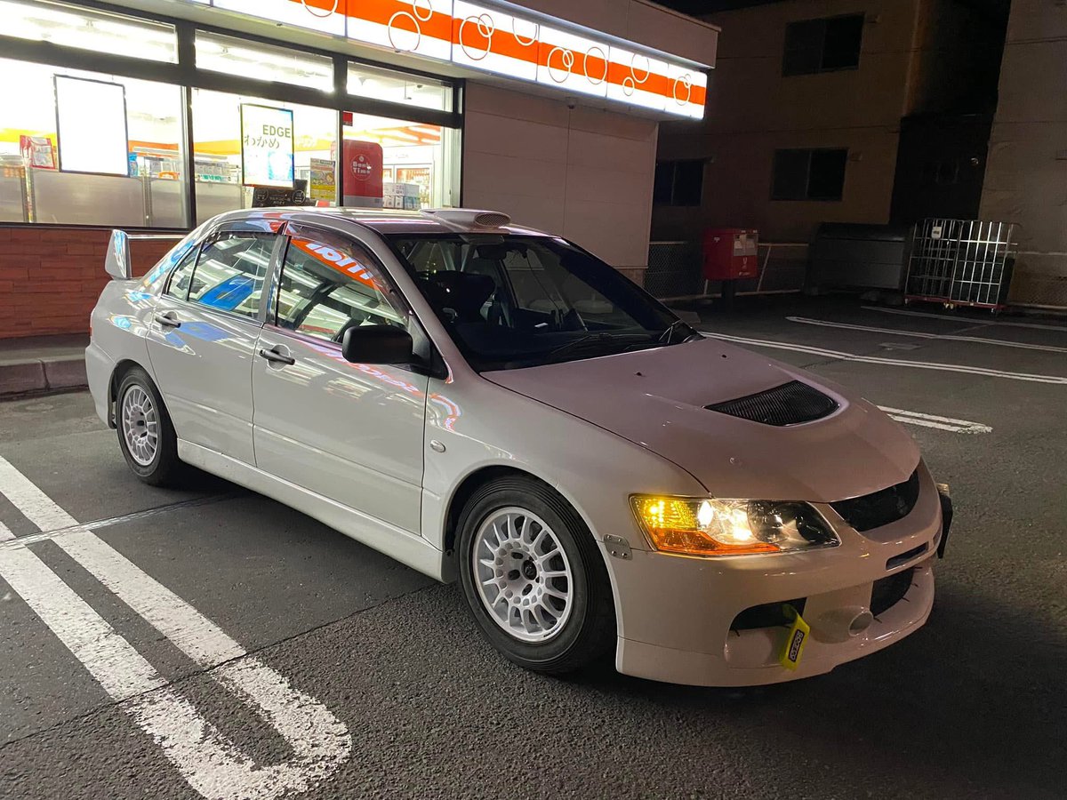 Omochi_Bota_'s tweet photo. ランサー作ってもらって3周年の日らしい。
車は天に召されたけど、NGO氏にお願いしてまた0から作りたい。
・ASN改溶接ケージ+ボディ補強
・外装・灯火類フル新品リフレッシュ
・内外装純正色全塗装
最高の一台だった。 https://t.co/PX7jeqmTGP