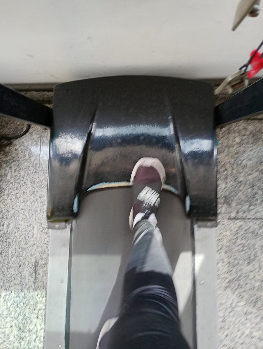 LoretaMarjory's tweet photo. Bora treinar, moçada!
#academiaarenasports
#ferrazdevasconcelos https://t.co/yd8tu4UyyM