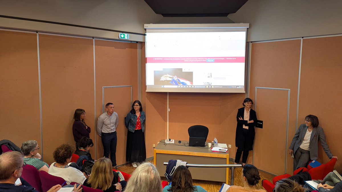 archives29's tweet photo. [C'était hier] La journée de formation des professeurs "référents Culture " des établissements publics collège et lycée du #Finistère a eu lieu aux @archives29. Une journée pour découvrir la structure, le rôle, les missions du service et tester les actions éducatives. #archives https://t.co/CiBvfEIV9A
