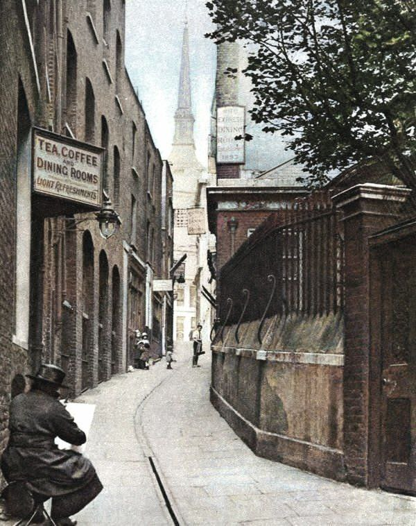 Lost___London's tweet image. Huggin Lane, #London, 1926