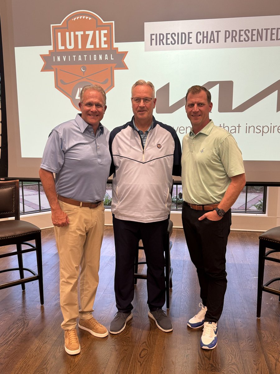 CoachGusMalzahn's tweet photo. Had a great time at the 10th Annual @lutzie43 Invitational! Appreciate Mike Lutzenkirchen for having me and @rhettlashlee! It’s always an honor to help carry on Philip’s legacy. https://t.co/AzfT3pR7bi