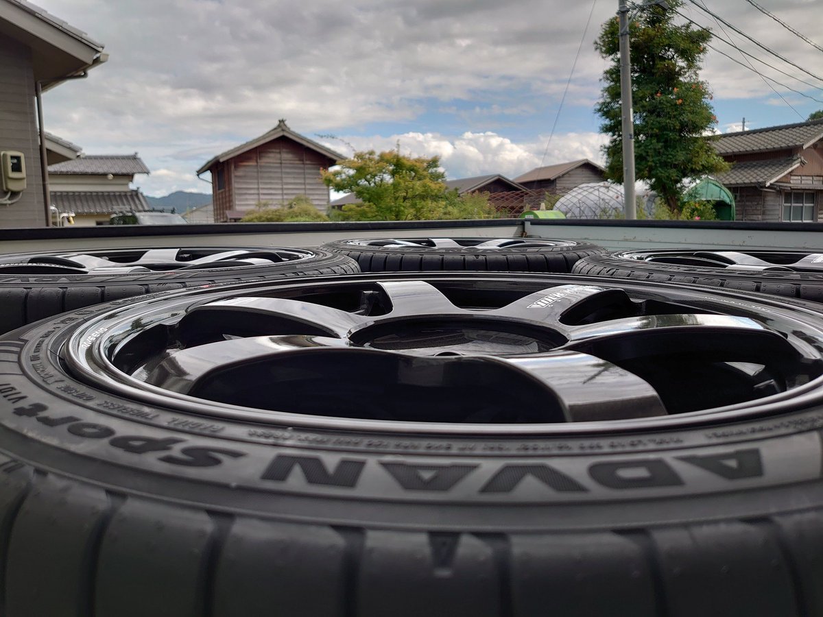 TE37 SAGA S-plusも流石にこの頃の綺麗さはなくなってきたな
冬乗ってないとは言え半年経ったしね