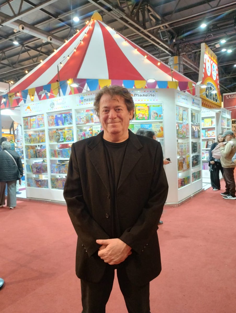 Durgan's tweet photo. En el stand de Vlad Circus. https://t.co/YGkaHjSBwU