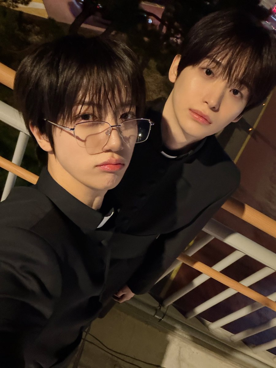 파랑 tweet media