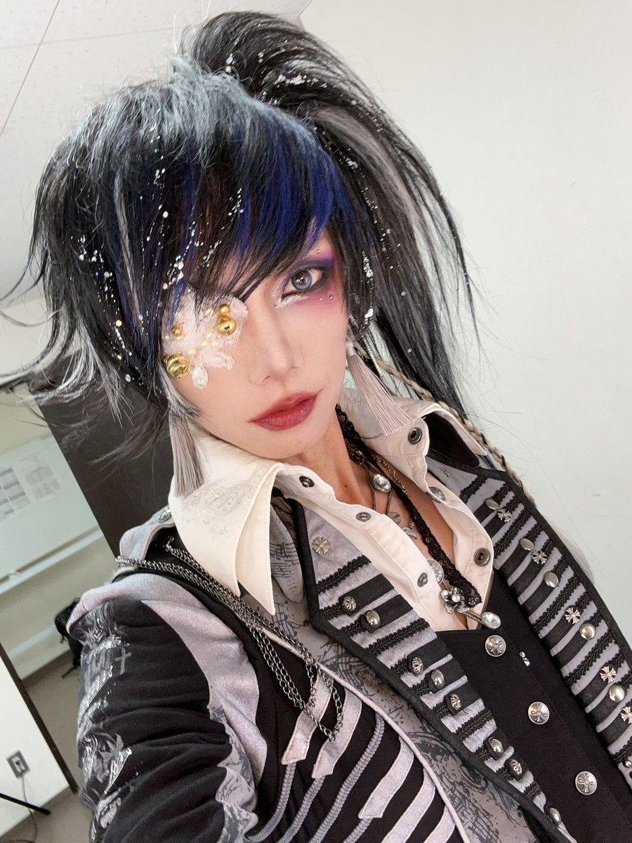 MASK_SANA tweet media