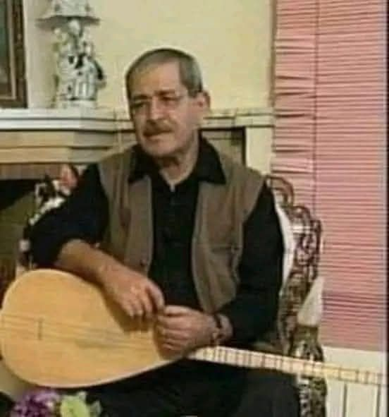 "Devlet Sanatçısı.." teklifi almadınız mı..?
- Devlet benim ödülümü sıkıyönetim dönemlerinde tırnaklarımı çekerek verdi...!
- Kaç yıl yattınız..?
- Peyder pey beş yılın üstünde
- Çok işkence gördünüz mü peki..?
- Çook. Benim mesela gördüğüm iskenceden dolayı on tırnağımın onu da