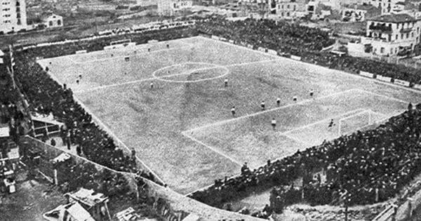 Si hi ha un club maltractat històricament per l'Ajuntament de Barcelona, aquest és la Unió Esportiva de Sants.

És just exigir que el Sants torni a Magòria.