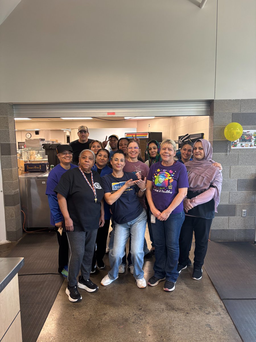 DMPS_Dining's tweet photo. Congratulations to this year's @DMschools Food &amp; Nutrition All About the Kids Winner, Deanna! We're thankful for all you do! https://t.co/ldbNqTWxrl