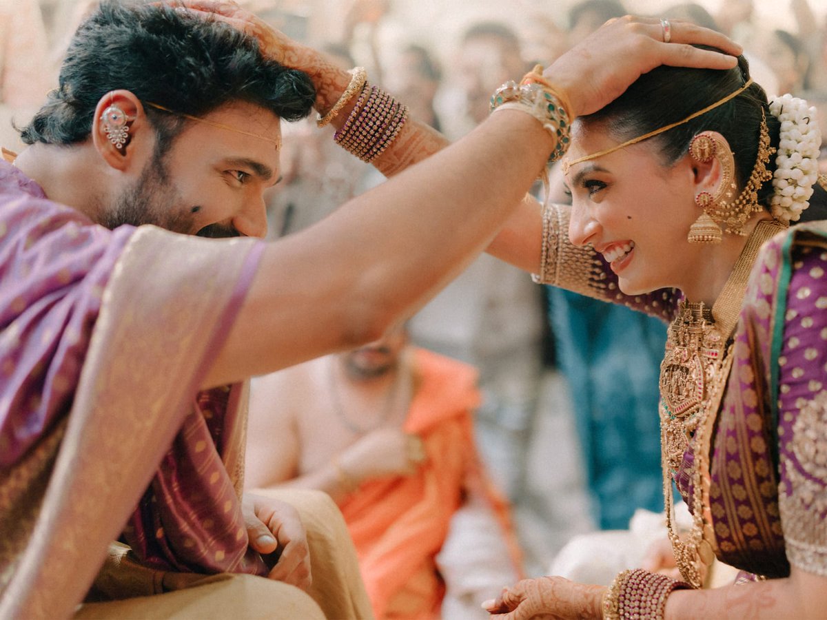 BSaiSreenivas's tweet image. In the midst of everything I've built, I found something far greater. World, meet my wife. #Kavyaamma #kavyabellamkonda 

NA PELLAM NIPPU RA 🔥

#Sreenivasakavyanam