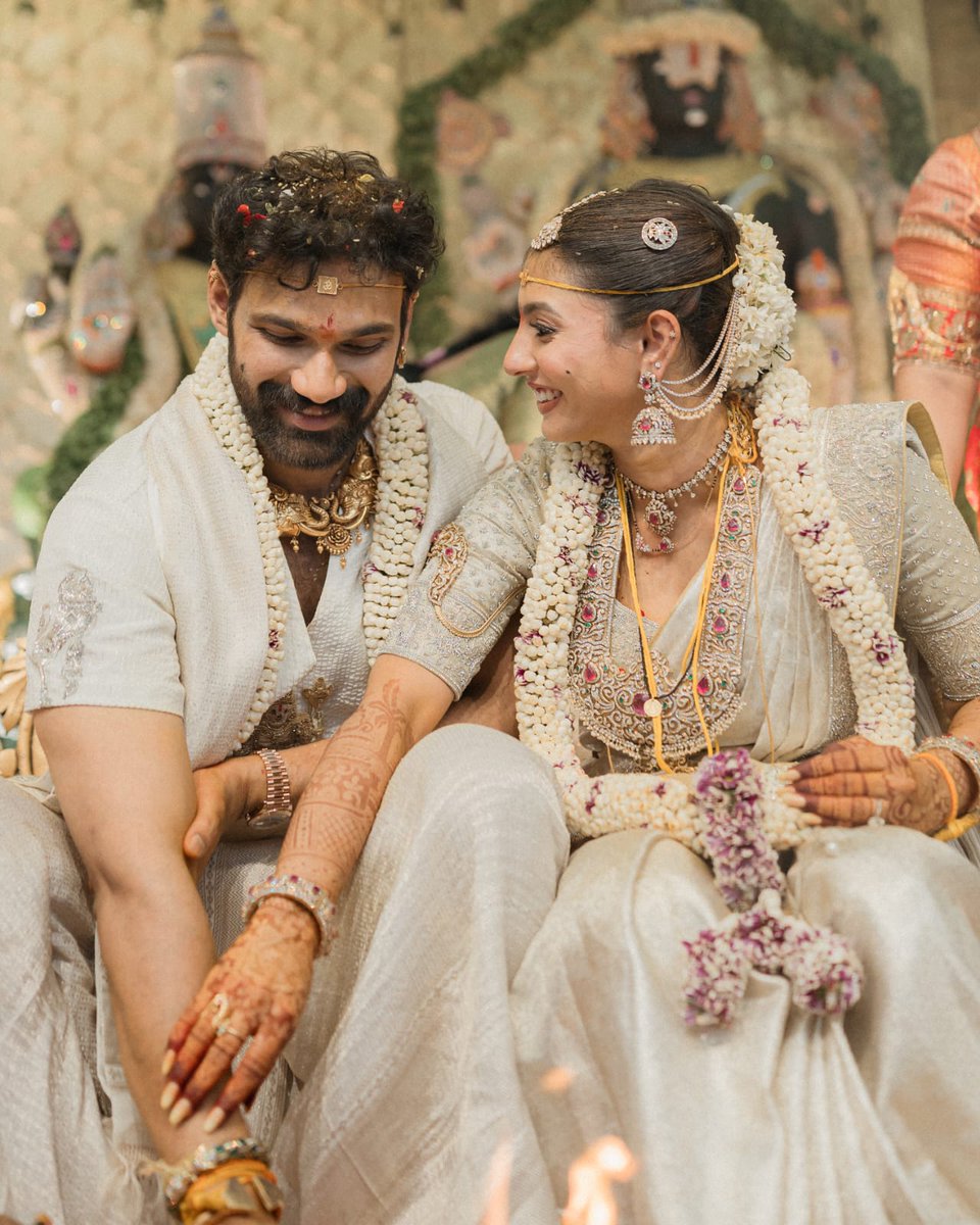 BSaiSreenivas's tweet image. In the midst of everything I've built, I found something far greater. World, meet my wife. #Kavyaamma #kavyabellamkonda 

NA PELLAM NIPPU RA 🔥

#Sreenivasakavyanam