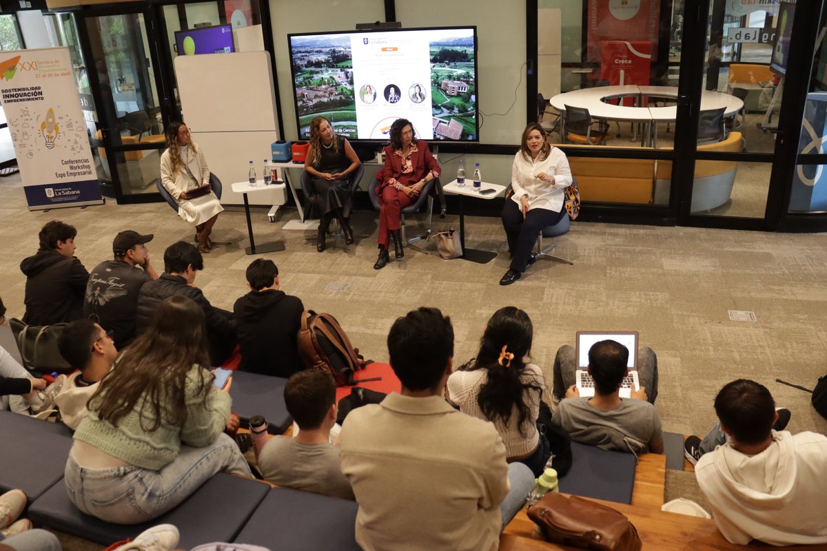 Asobolsa's tweet photo. El liderazgo femenino no es opcional: es necesario

Nuestra presidenta, Shenny González, participó en “Mujeres que lideran” en la U de La Sabana, impulsando más mujeres en la alta dirección

Más liderazgo femenino = mejores decisiones

#Asobolsa #MujeresQueLideran #CapitalDeMujer https://t.co/pG8OA8F78d