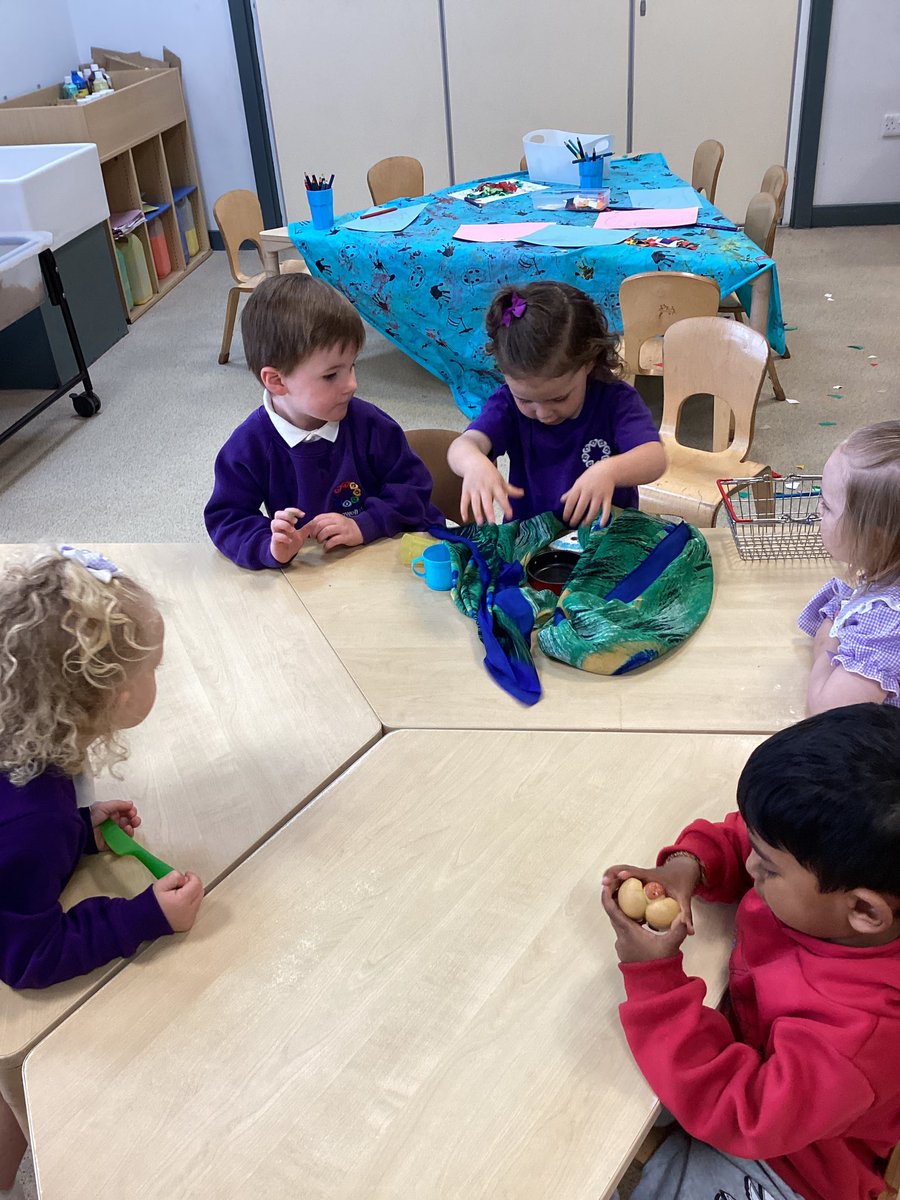 Little Explorers tweet media